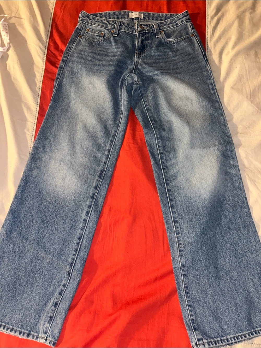 PacSun Women's Straight-Leg Jeans in Faded Blue Wash